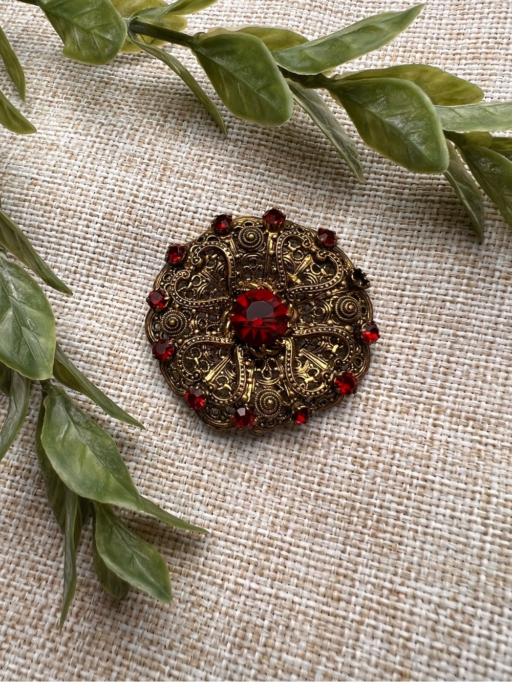 VINTAGE Gold Boho Filigree Metal Wire Flower Ruby Crystal Whimsy Brooch